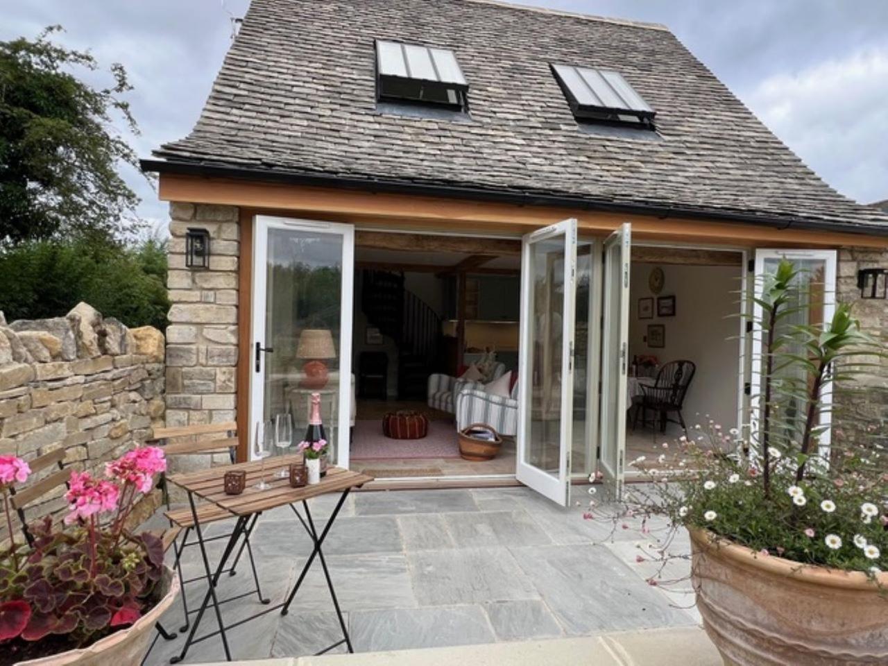 Idyllic Secluded Hideaway With Countryside Views On The Edge Of The Cotswolds Hailey Exterior foto