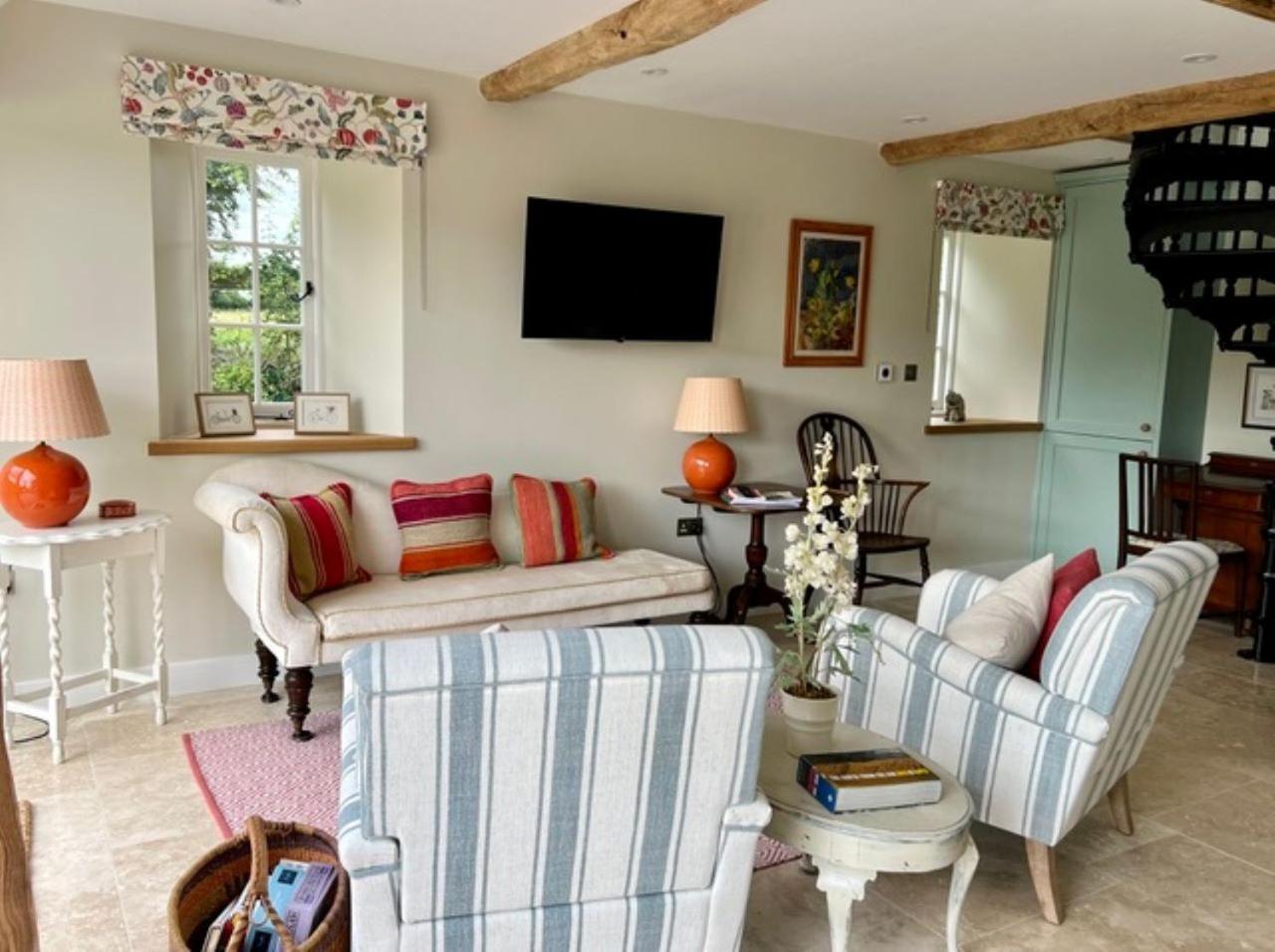 Idyllic Secluded Hideaway With Countryside Views On The Edge Of The Cotswolds Hailey Exterior foto