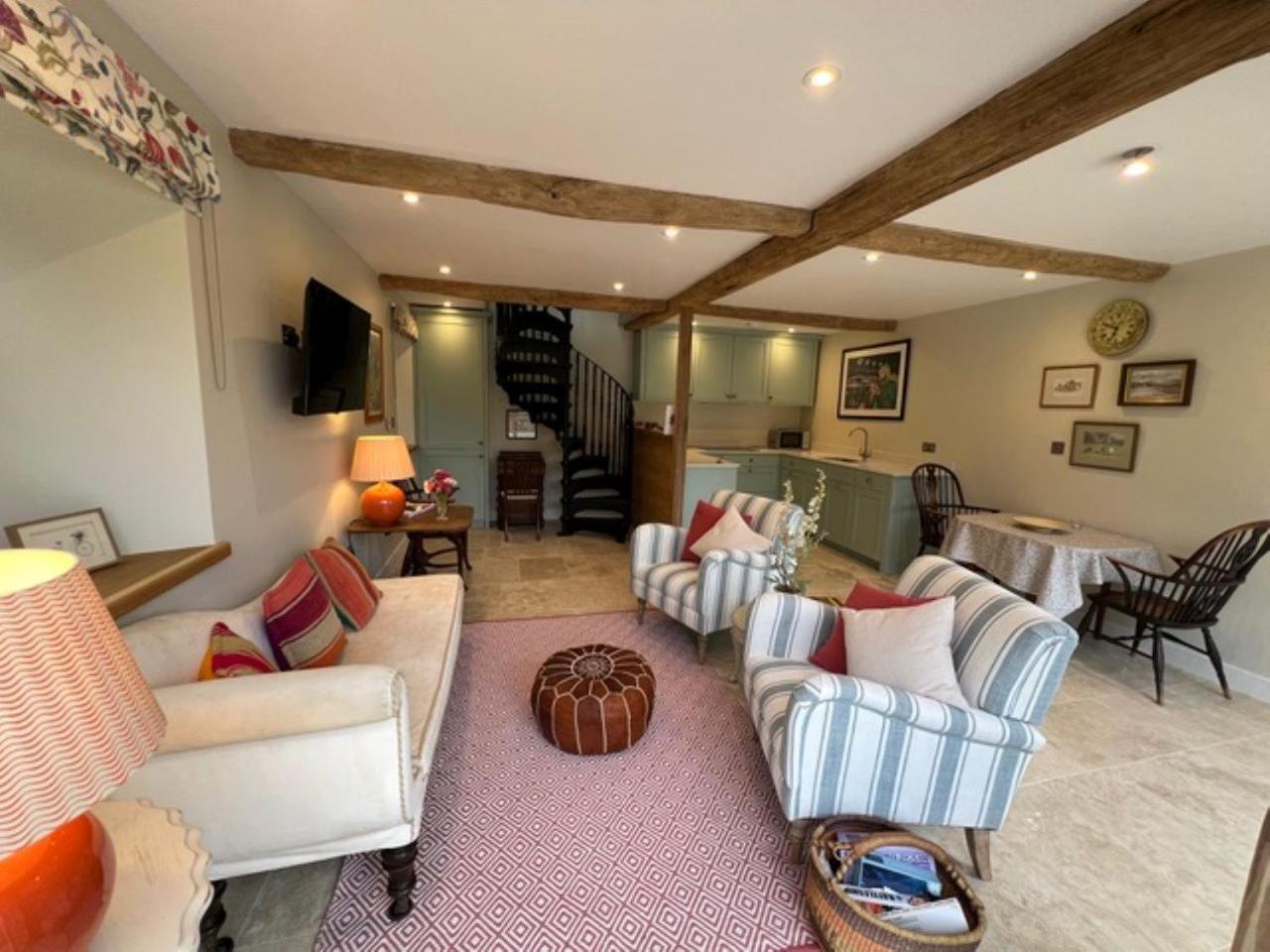 Idyllic Secluded Hideaway With Countryside Views On The Edge Of The Cotswolds Hailey Exterior foto