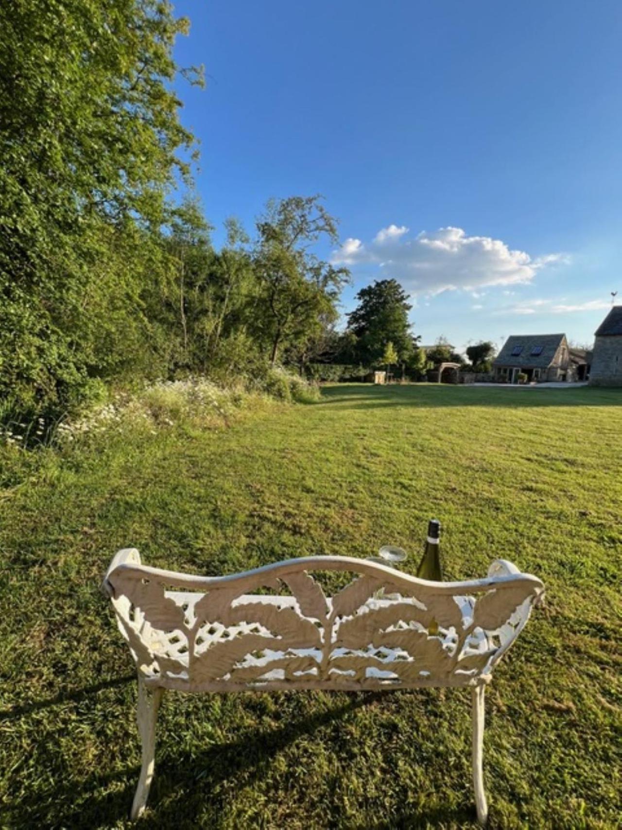 Idyllic Secluded Hideaway With Countryside Views On The Edge Of The Cotswolds Hailey Exterior foto
